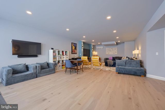 512 E DELP RD, Lancaster, PA 17601