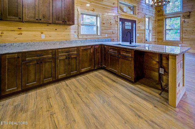 1821 Pinestand Ridge Way, Sevierville, TN 37862