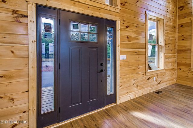 1821 Pinestand Ridge Way, Sevierville, TN 37862