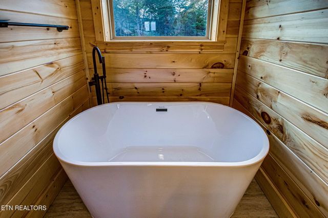 1821 Pinestand Ridge Way, Sevierville, TN 37862