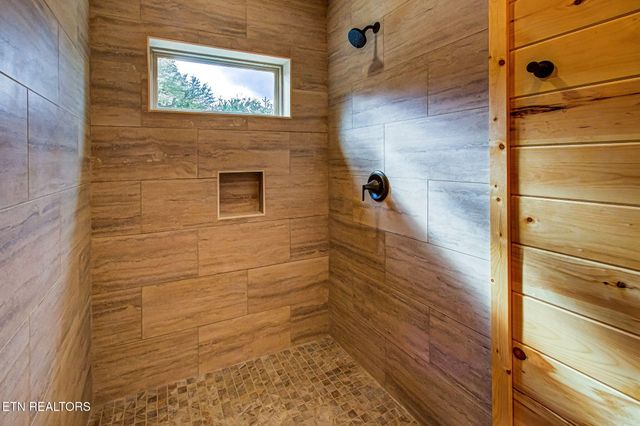 1821 Pinestand Ridge Way, Sevierville, TN 37862