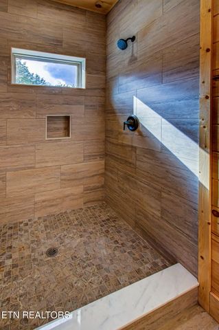 1821 Pinestand Ridge Way, Sevierville, TN 37862