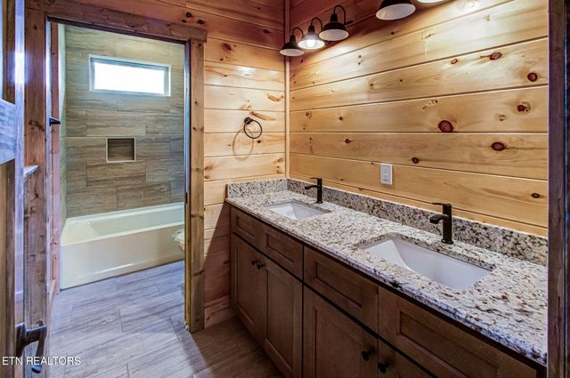 1821 Pinestand Ridge Way, Sevierville, TN 37862