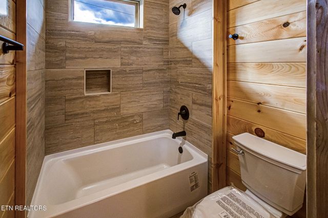 1821 Pinestand Ridge Way, Sevierville, TN 37862