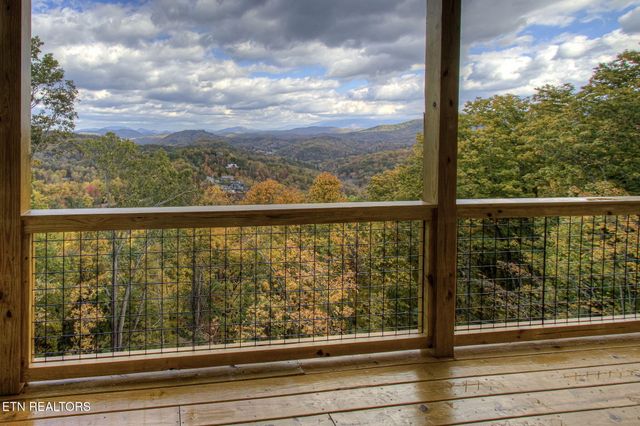 1821 Pinestand Ridge Way, Sevierville, TN 37862