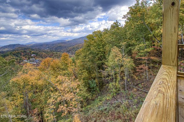 1821 Pinestand Ridge Way, Sevierville, TN 37862