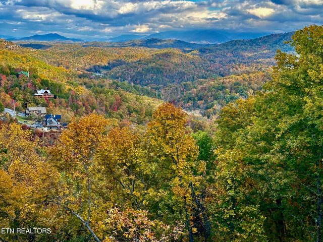 1821 Pinestand Ridge Way, Sevierville, TN 37862