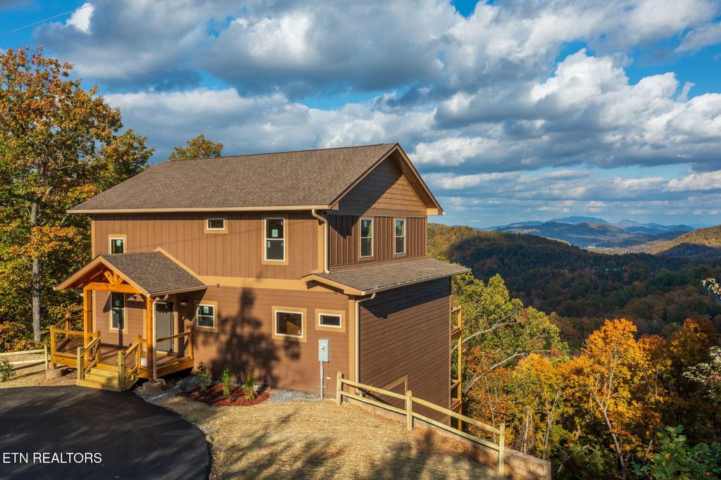 1821 Pinestand Ridge Way, Sevierville, TN 37862