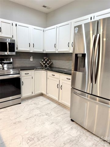 4015 Thistledown Court 8, Charlotte, NC 28269