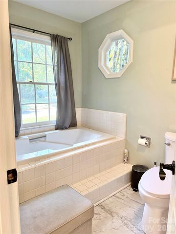 4015 Thistledown Court 8, Charlotte, NC 28269