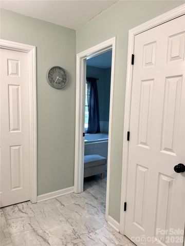 4015 Thistledown Court 8, Charlotte, NC 28269