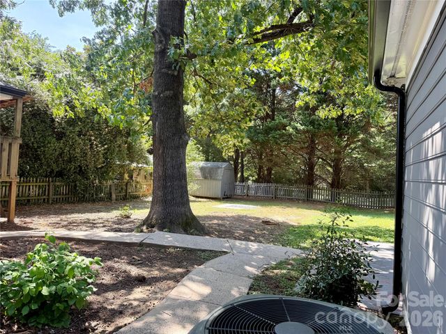 4015 Thistledown Court 8, Charlotte, NC 28269