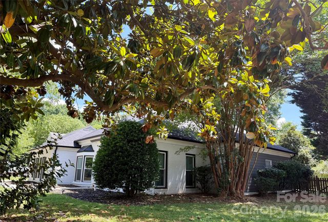 4015 Thistledown Court 8, Charlotte, NC 28269