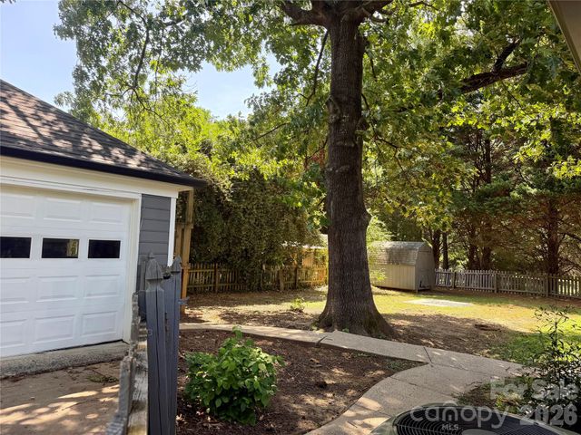 4015 Thistledown Court 8, Charlotte, NC 28269