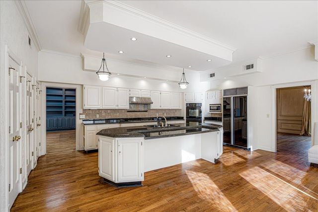 335 N RIVER OAKS RD, Memphis, TN 38120