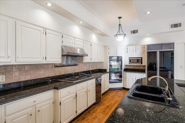 335 N RIVER OAKS RD, Memphis, TN 38120