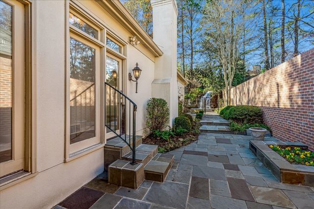 335 N RIVER OAKS RD, Memphis, TN 38120