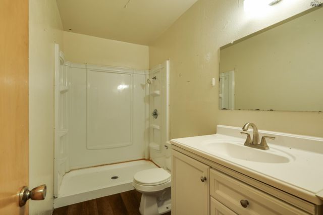 501 E RUBY AVENUE, Iowa Park, TX 76367
