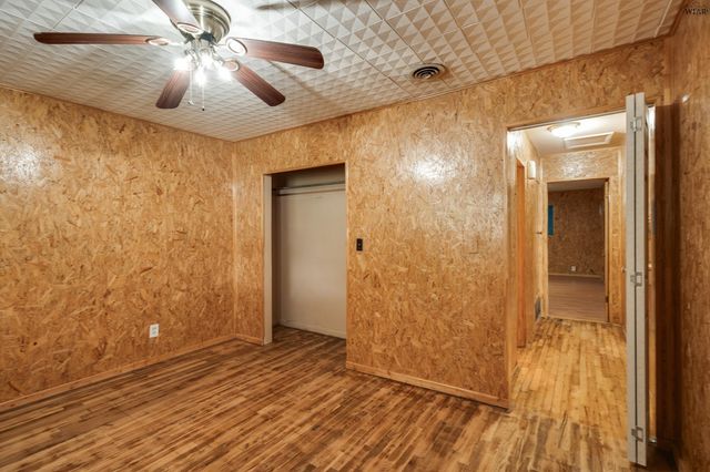 501 E RUBY AVENUE, Iowa Park, TX 76367