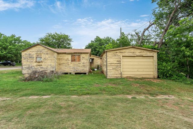 501 E RUBY AVENUE, Iowa Park, TX 76367