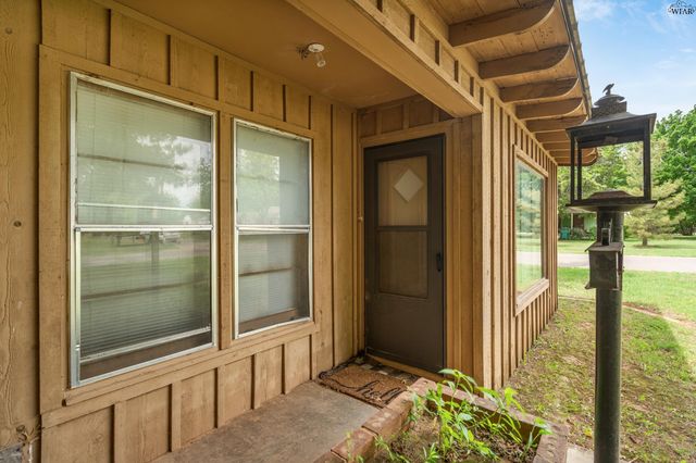 501 E RUBY AVENUE, Iowa Park, TX 76367