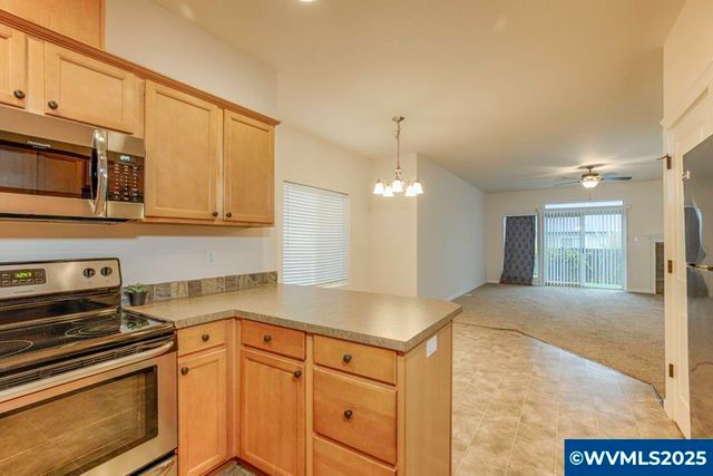 871 Mary Dr, Molalla, OR 97038