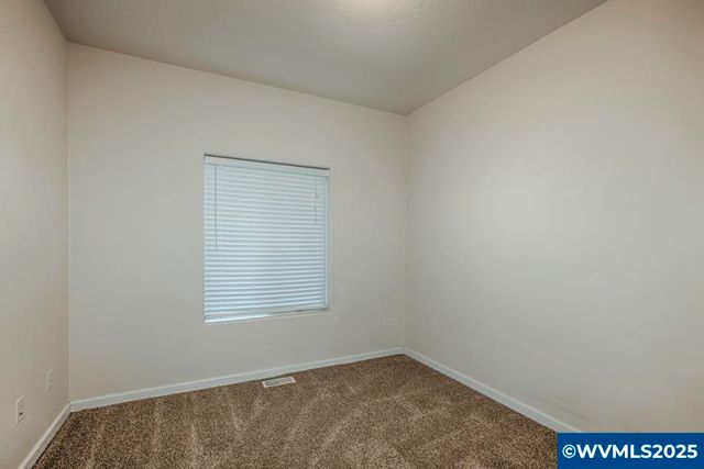 871 Mary Dr, Molalla, OR 97038