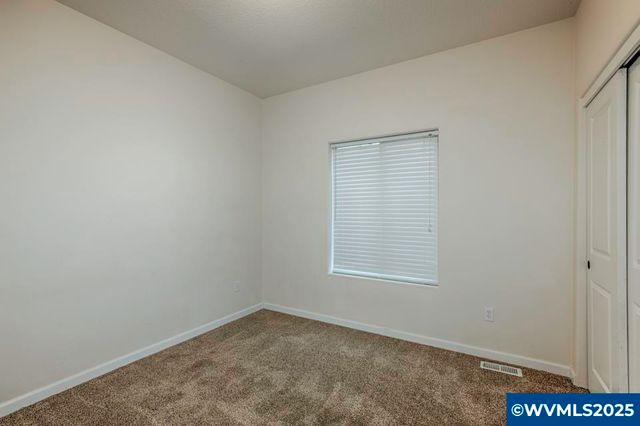 871 Mary Dr, Molalla, OR 97038