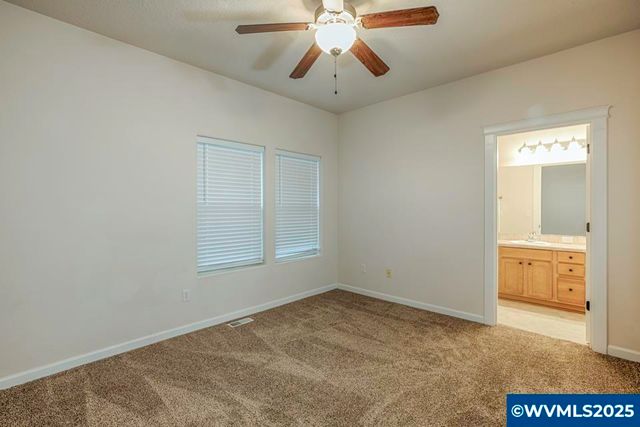 871 Mary Dr, Molalla, OR 97038