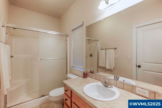 871 Mary Dr, Molalla, OR 97038