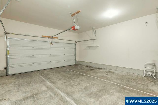 871 Mary Dr, Molalla, OR 97038