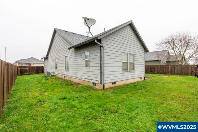 871 Mary Dr, Molalla, OR 97038