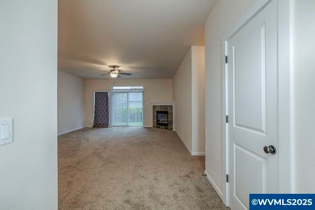 871 Mary Dr, Molalla, OR 97038