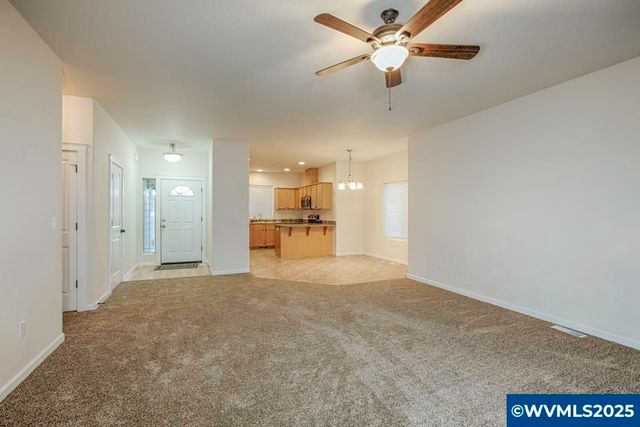 871 Mary Dr, Molalla, OR 97038