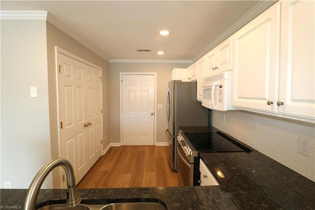 6004 Old Park Lane, High Point, NC 27265
