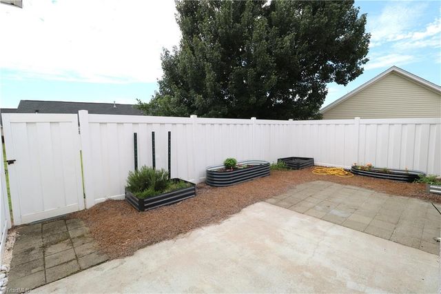 6004 Old Park Lane, High Point, NC 27265