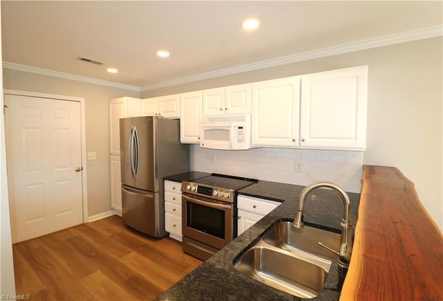 6004 Old Park Lane, High Point, NC 27265