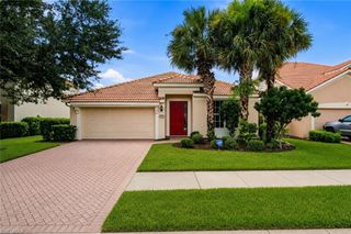 2022 Fairmont LN, Naples, FL 34120