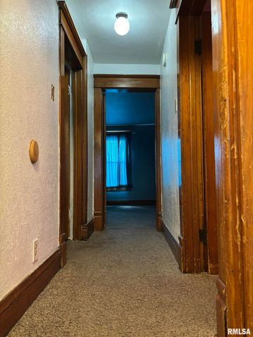 506 E ELM Street, Canton, IL 61520