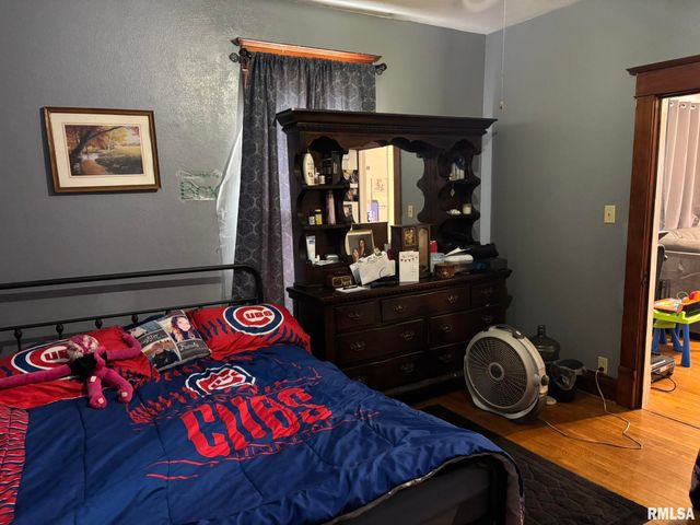 506 E ELM Street, Canton, IL 61520