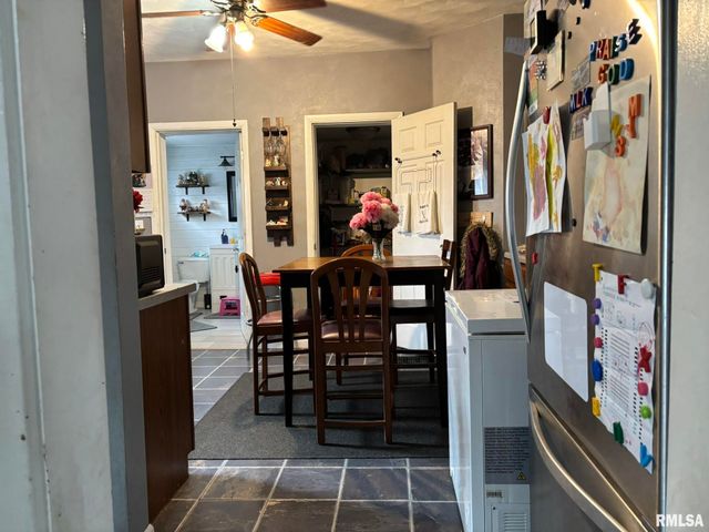 506 E ELM Street, Canton, IL 61520