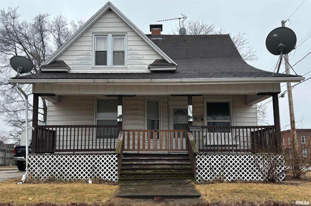 506 E ELM Street, Canton, IL 61520
