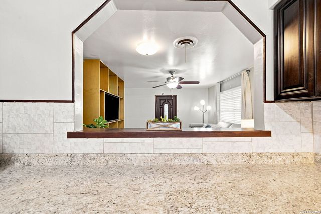 4422 Bikini Dr., San Antonio, TX 78218