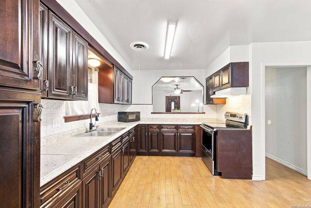 4422 Bikini Dr., San Antonio, TX 78218