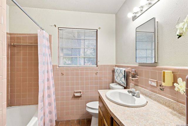 4422 Bikini Dr., San Antonio, TX 78218