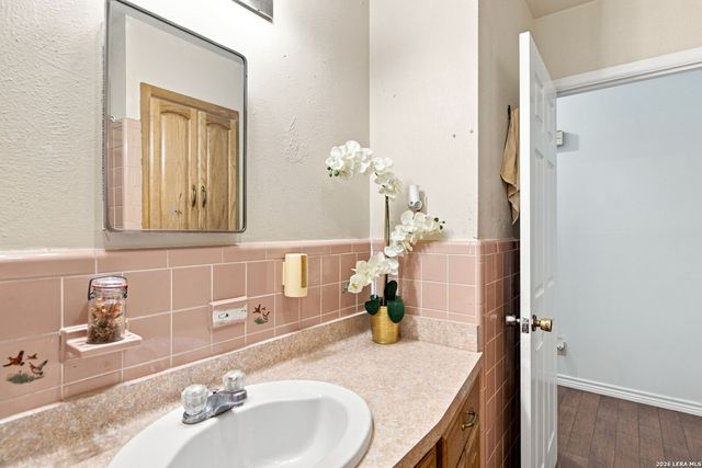 4422 Bikini Dr., San Antonio, TX 78218