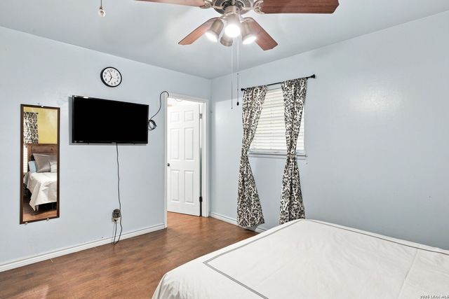 4422 Bikini Dr., San Antonio, TX 78218