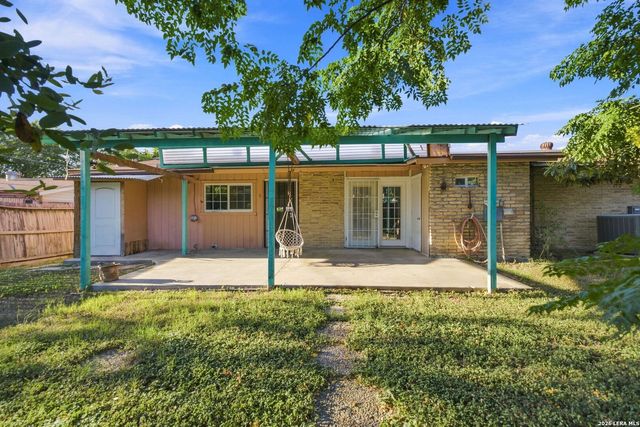 4422 Bikini Dr., San Antonio, TX 78218