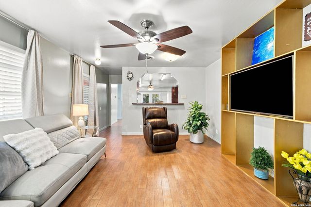 4422 Bikini Dr., San Antonio, TX 78218