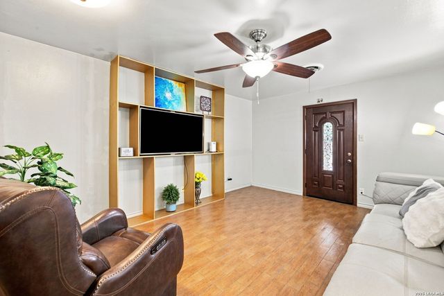 4422 Bikini Dr., San Antonio, TX 78218